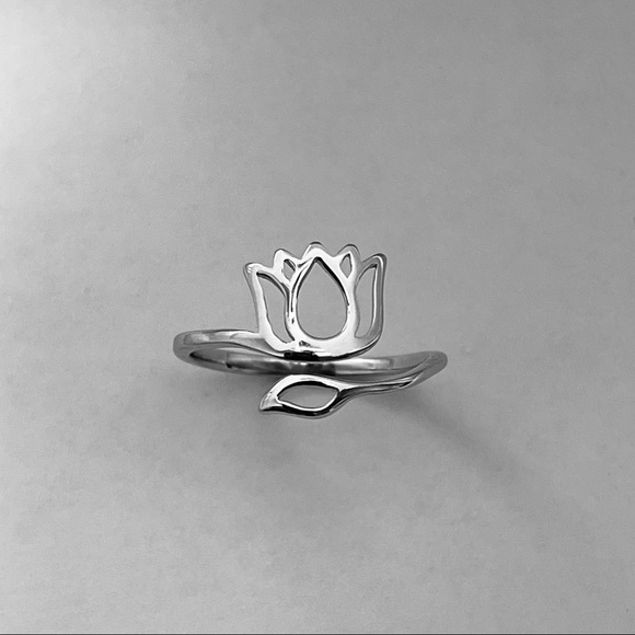 Sterling silver lotus ring, lotus flower ring, flower ring, silver lotus ring - Picture 7 of 11
